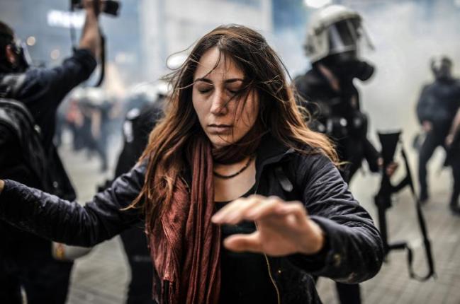 2013 Gezi protester temporarily blinded by tear gas
